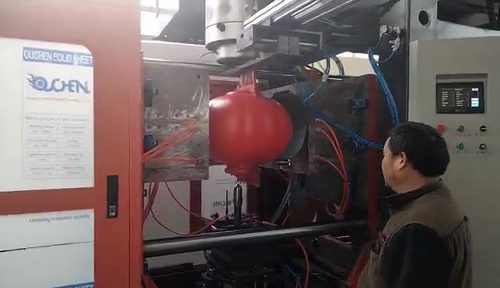 accumulator extrusion blow molding machine on large size plastic ball
